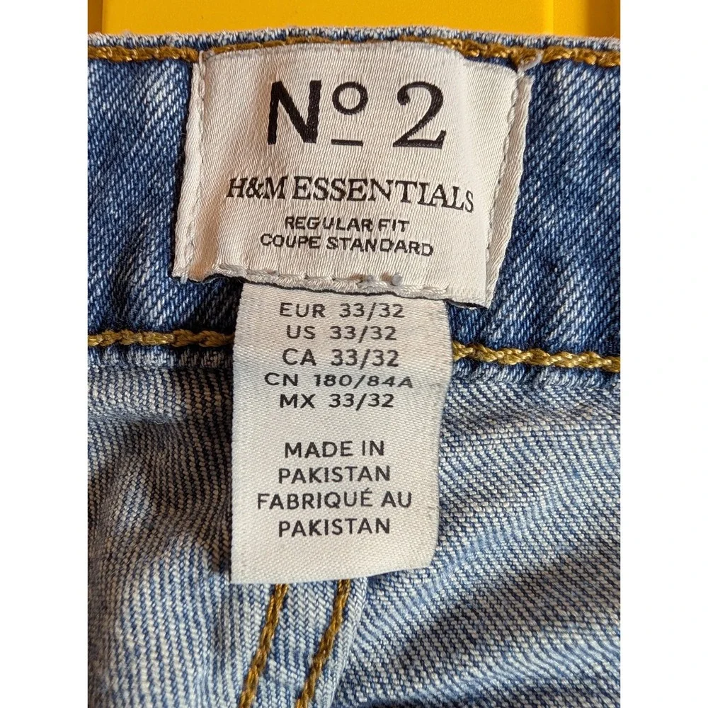 H&M‎ Essentials Blue Jeans Size 33x32 Regular Fit Light Wash Straight Leg
